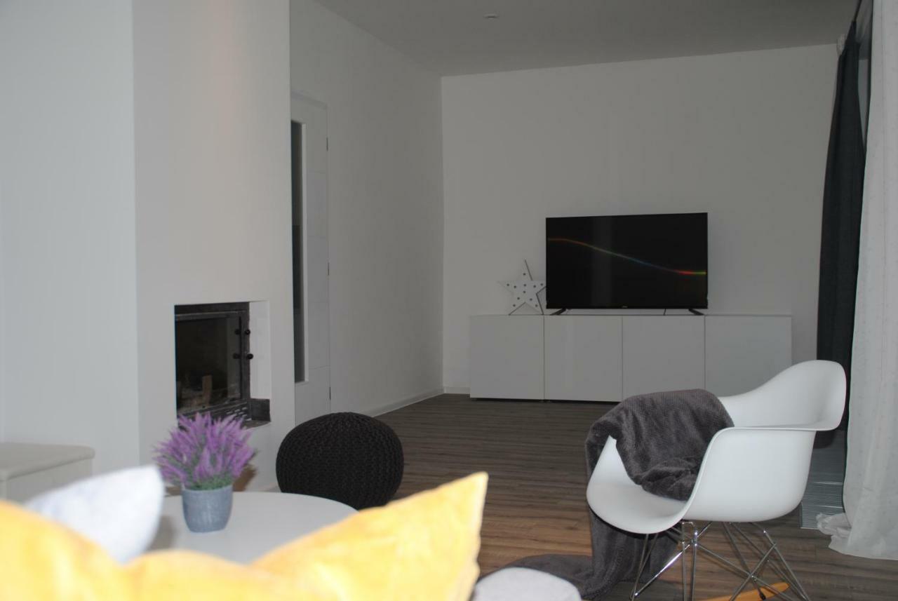 Apartman U Lesa Lägenhet Ratiskovice Exteriör bild